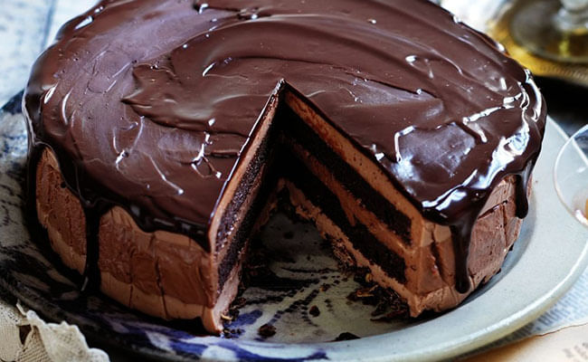 Indulge in Chocolatey Delight: The Ultimate Nutella Cake Recipe